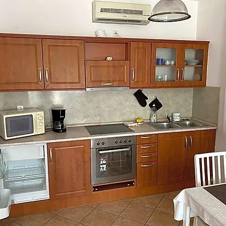 Arnyas Haz Hotel *